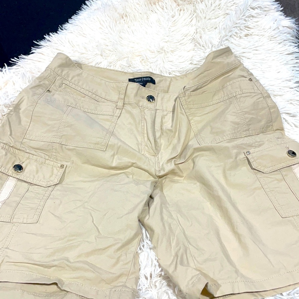 White House black market size 8 khaki shorts with bling buttons